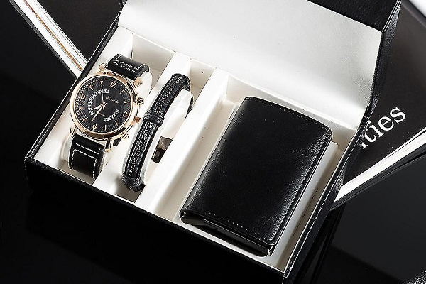 راهنمای خرید ساعت به‌عنوان بهترین هدیه به همکار در مجله واچ مارکت